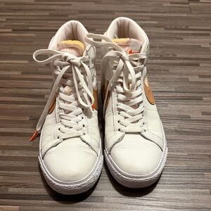 Nike SB Zoom Blazer Mid (White)